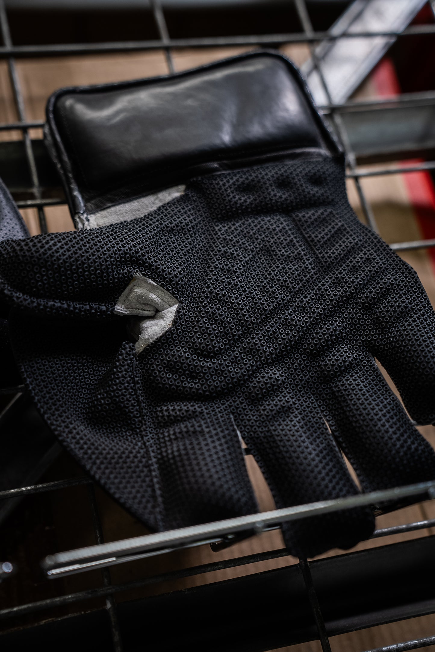 Pro Players Wicket Keeping Gloves - Black Edition