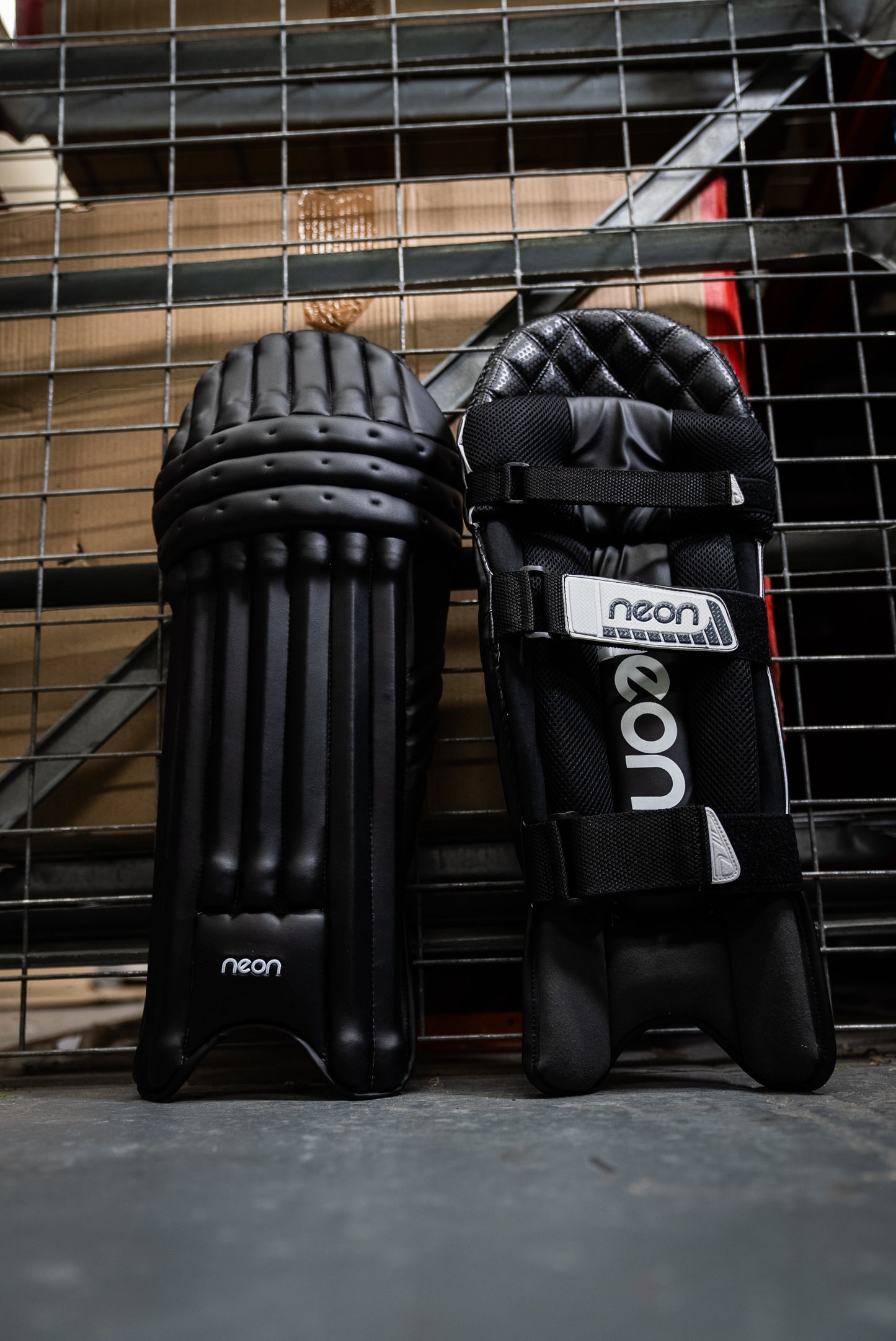 Junior Pro Batting Pads - Black Edition