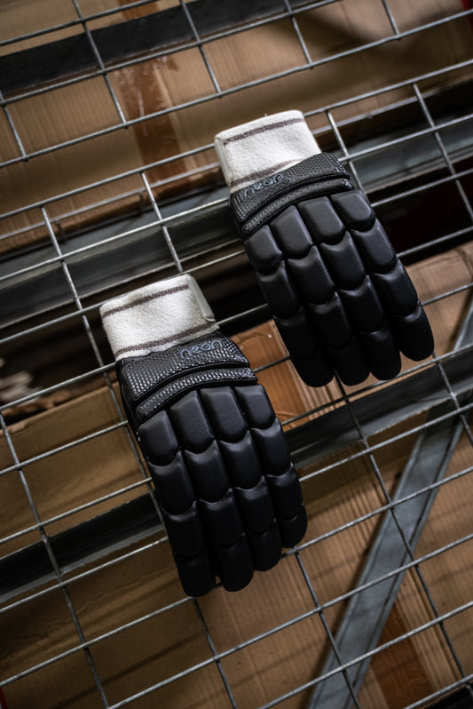 Pro Players Batting Gloves - Black Edition
