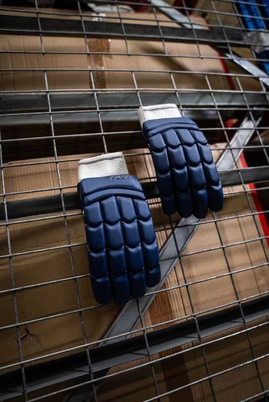 Pro Players Batting Gloves - Navy Edition