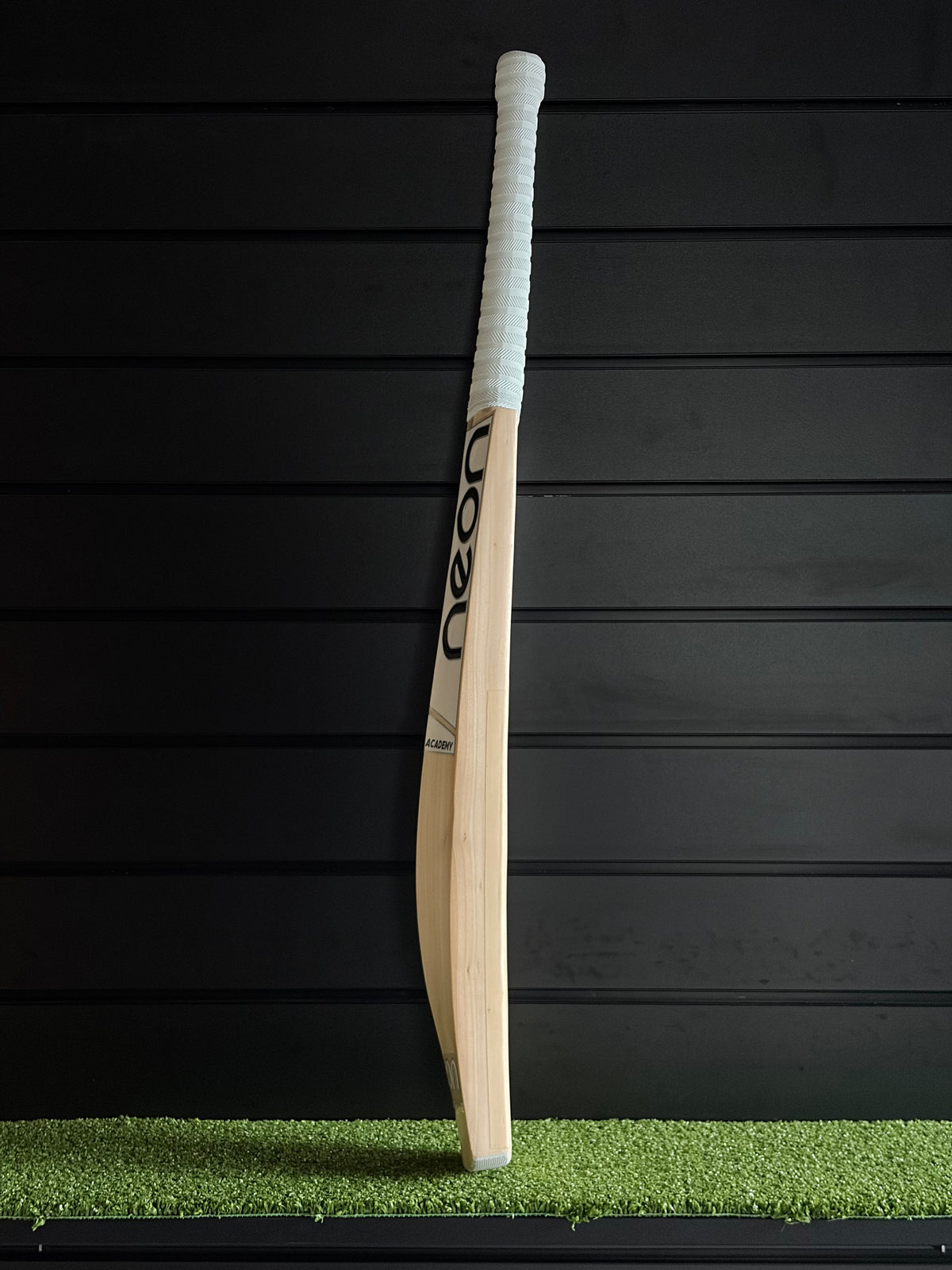 Size Harrow | Neon White RAW | 2lb 7.5oz